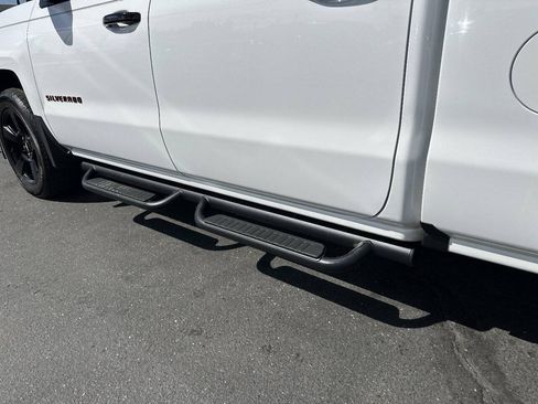 Used 2017 Chevrolet Silverado 1500 LTZ Z71 w/ Redline Edition AWD/4WD image 9
