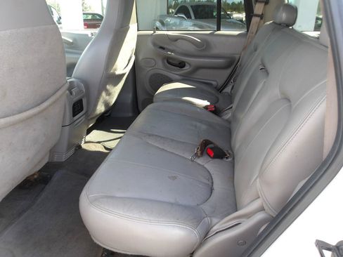 Used 2000 Ford Expedition XLT AWD/4WD image 10