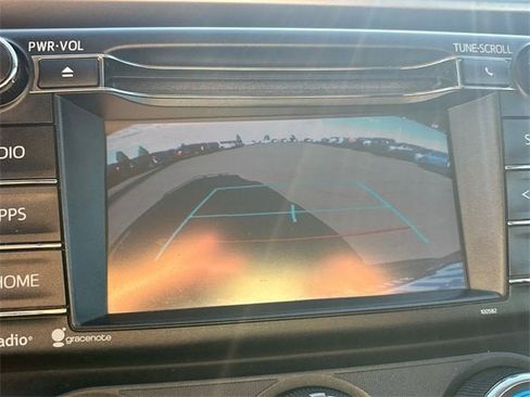 Used 2016 Toyota RAV4 LE image 17