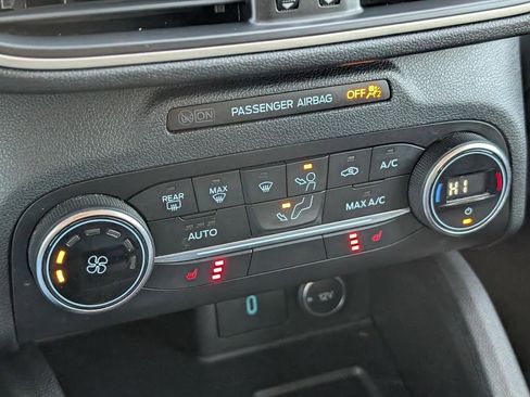 Used 2020 Ford Escape SE image 20