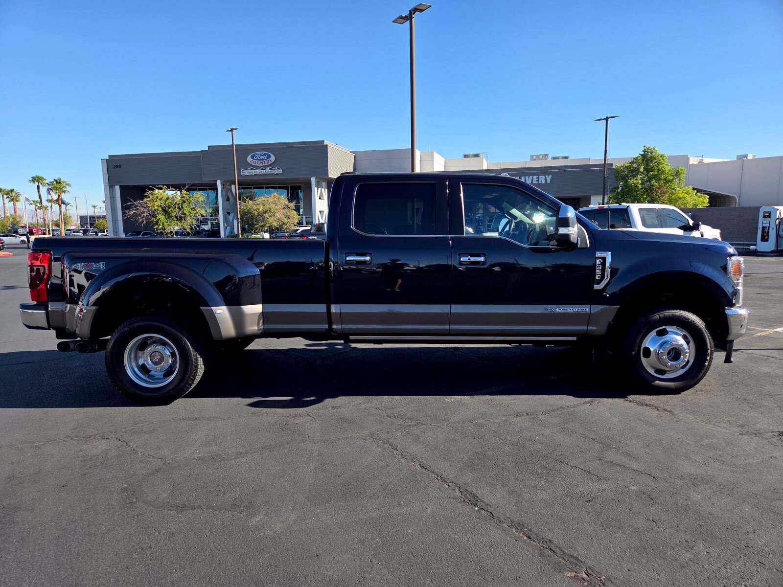 Certified 2022 Ford F350 King Ranch w/ King Ranch Ultimate Package AWD/4WD image 7