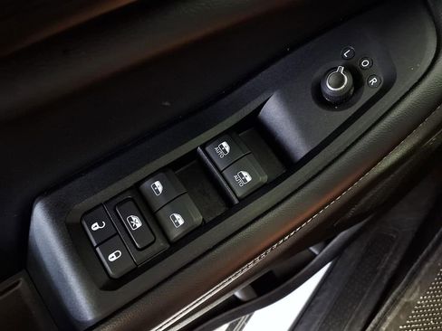 Used 2024 Jeep Grand Cherokee Laredo AWD/4WD image 25