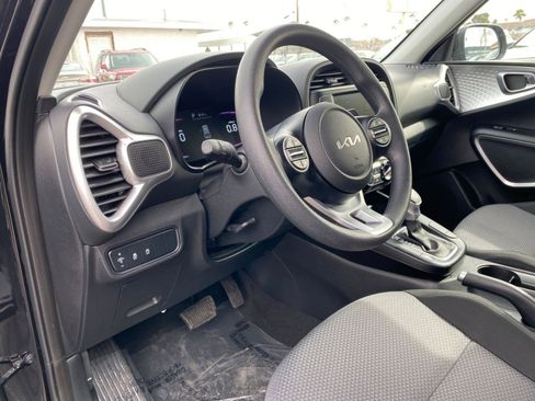 Used 2025 Kia Soul LX w/ LX Technology Package image 33