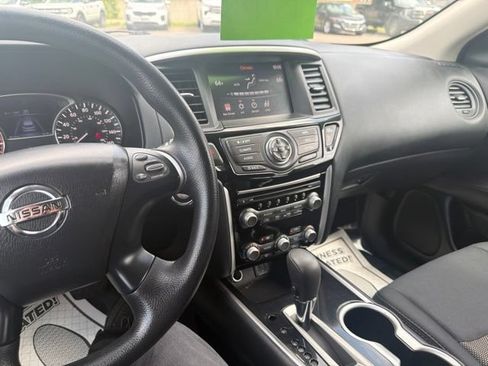 Used 2019 Nissan Pathfinder S AWD/4WD image 38