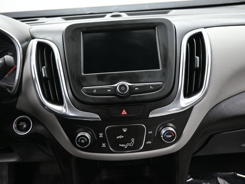 Used 2020 Chevrolet Equinox LS w/ LS Convenience Package AWD/4WD image 14