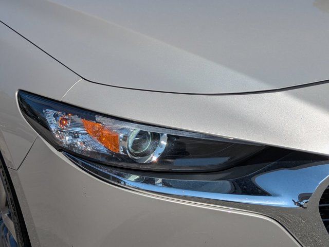 Used 2024 MAZDA MAZDA3 s FWD image 10