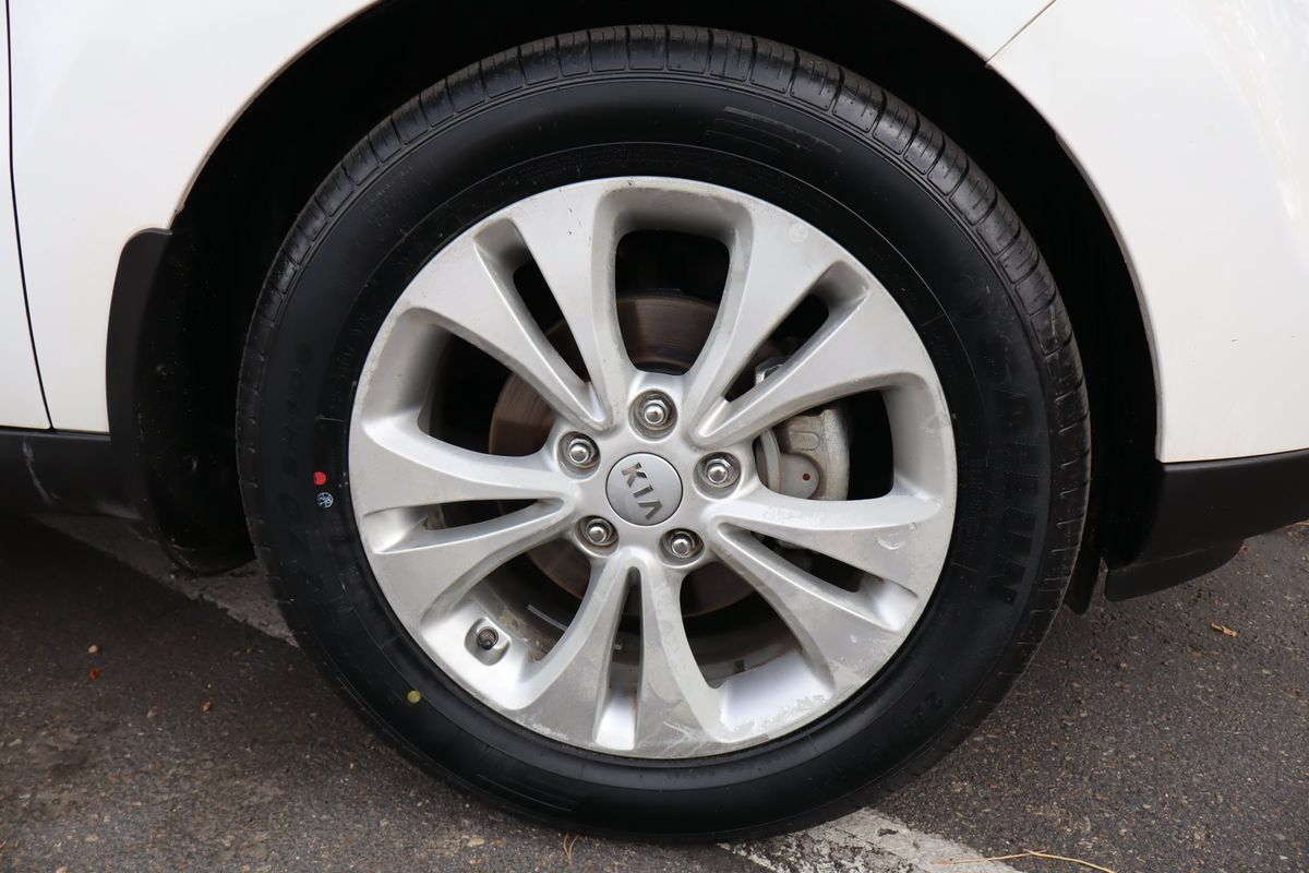 Used 2015 Kia Soul + FWD image 43