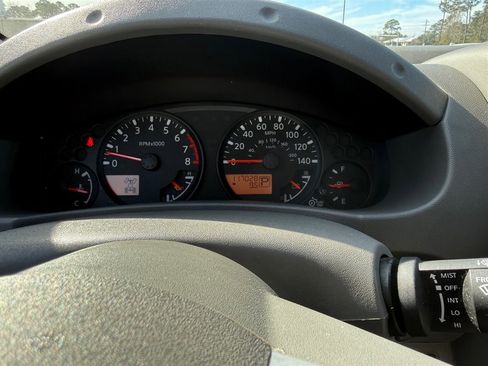 Used 2019 Nissan Frontier SV image 14