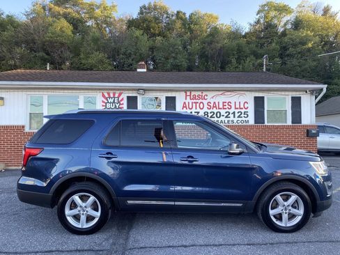 Used 2016 Ford Explorer XLT w/ Equipment Group 202A AWD/4WD image 4