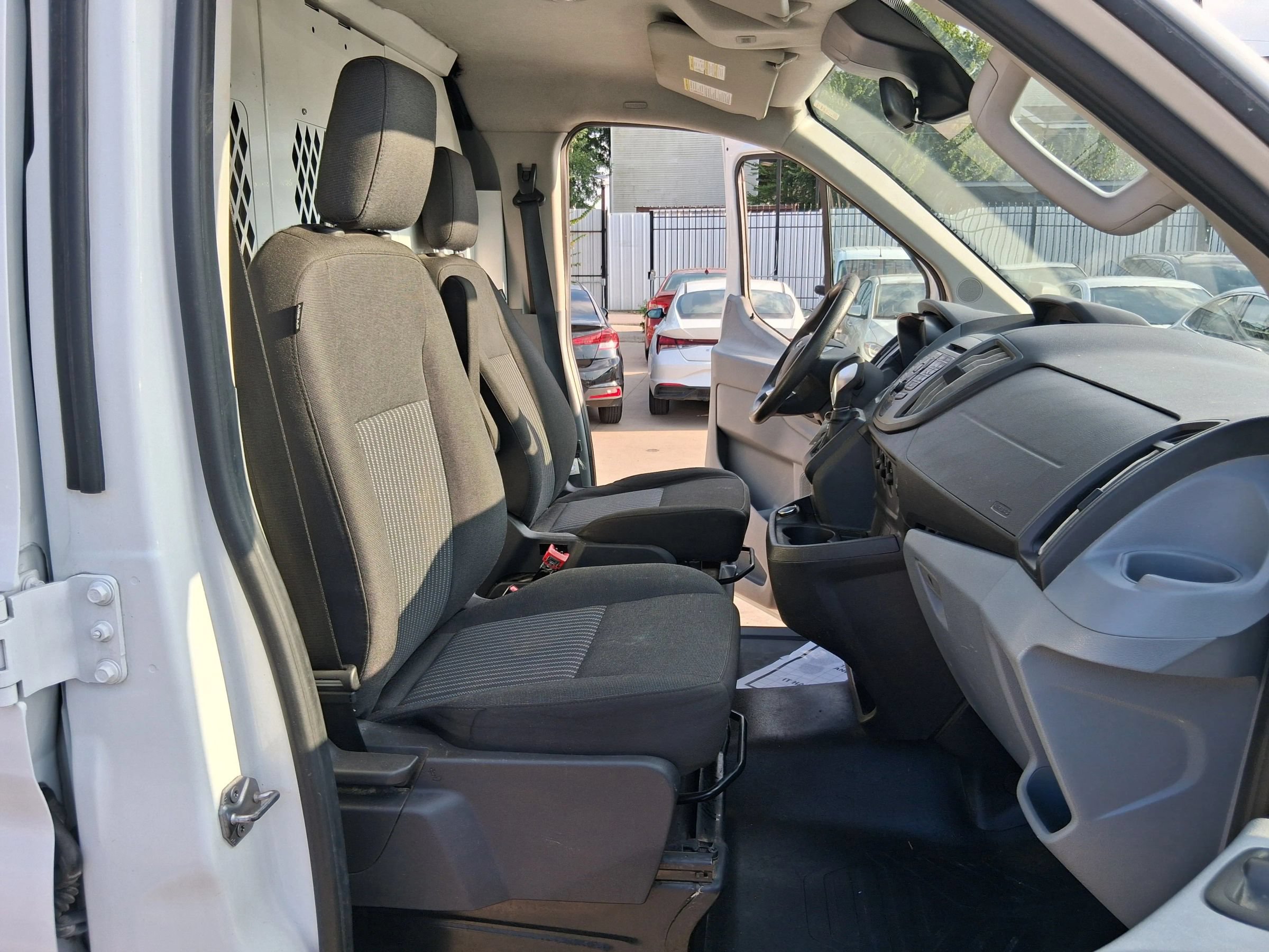 Used 2019 Ford Transit 250 130 Low Roof RWD image 35