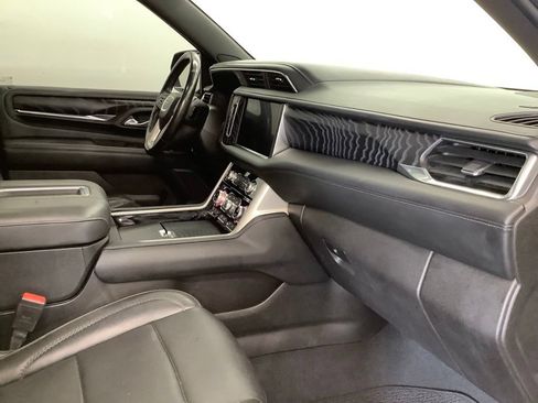 Used 2021 GMC Yukon Denali w/ Denali Premium Package AWD/4WD image 31