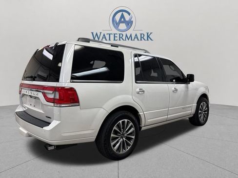 Used 2016 Lincoln Navigator Select AWD/4WD image 6