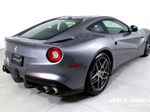 Used 2016 Ferrari F12 Berlinetta RWD image 8