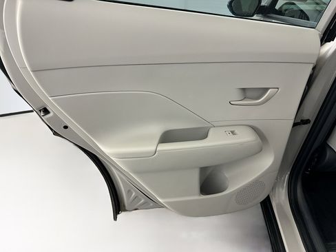 Used 2025 Hyundai Kona SEL image 27