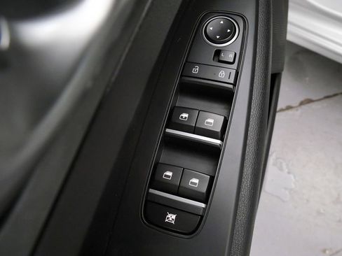Used 2019 Kia Forte LXS FWD image 13