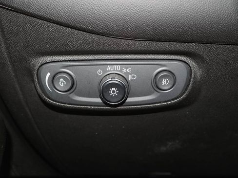 Used 2020 Chevrolet Equinox LT image 29