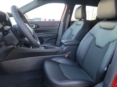 New 2026 Jeep Compass Latitude image 11