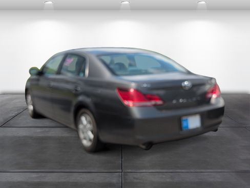 Used 2006 Toyota Avalon XL FWD image 3