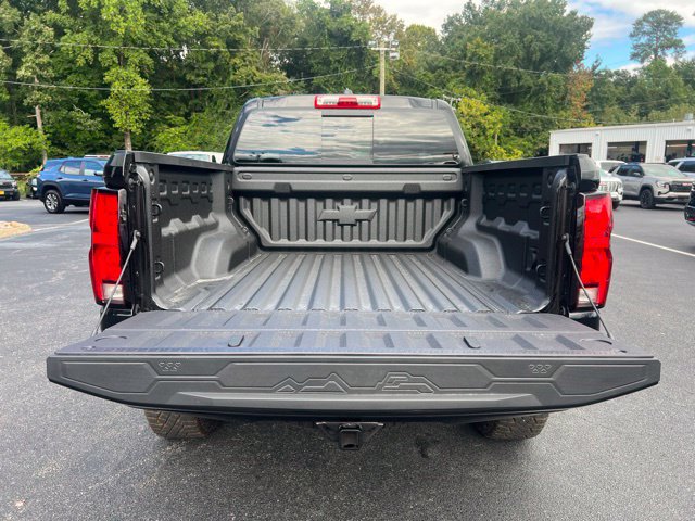 New 2026 Chevrolet Colorado ZR2 w/ Off-Road Front Bumper Package AWD/4WD image 14