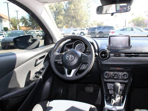Used 2018 Toyota Yaris iA FWD image 27