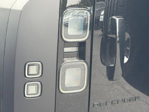 New 2026 Land Rover Defender 110 OCTA AWD/4WD image 23