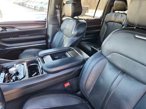 Used 2022 Jeep Grand Wagoneer Series I AWD/4WD image 14
