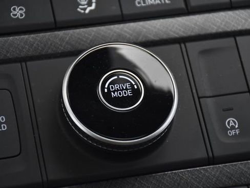 Used 2024 Hyundai Palisade Limited FWD image 15