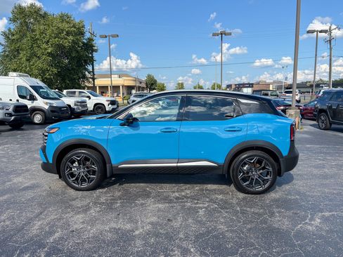 Used 2025 Nissan Kicks SR w/ SR Premium Package AWD/4WD image 7
