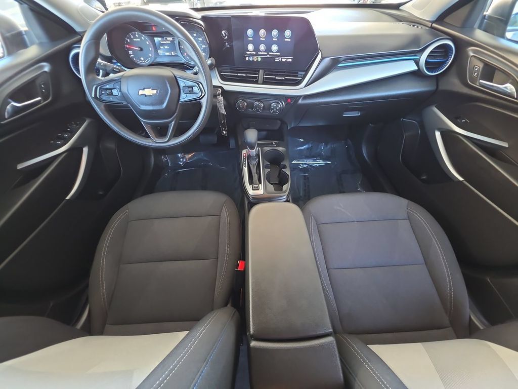 Used 2025 Chevrolet Trax LS FWD image 20