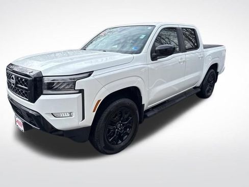 Used 2023 Nissan Frontier SV w/ Midnight Edition Package image 2