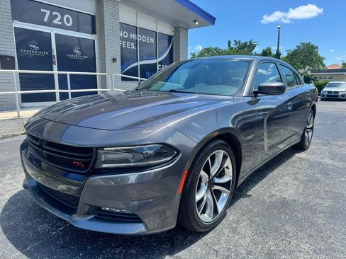 Used 2015 Dodge Charger R/T RWD image 1