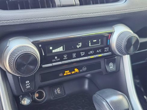 Certified 2025 Toyota RAV4 LE FWD image 28