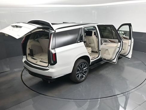 Used 2024 Cadillac Escalade Sport Platinum RWD image 29