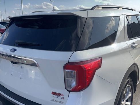 Used 2021 Ford Explorer XLT w/ Equipment Group 202A image 10