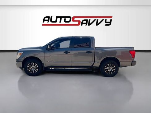 Used 2024 Nissan Titan SV w/ SV Convenience Package AWD/4WD image 4