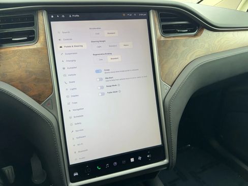 Used 2018 Tesla Model X 75D image 41