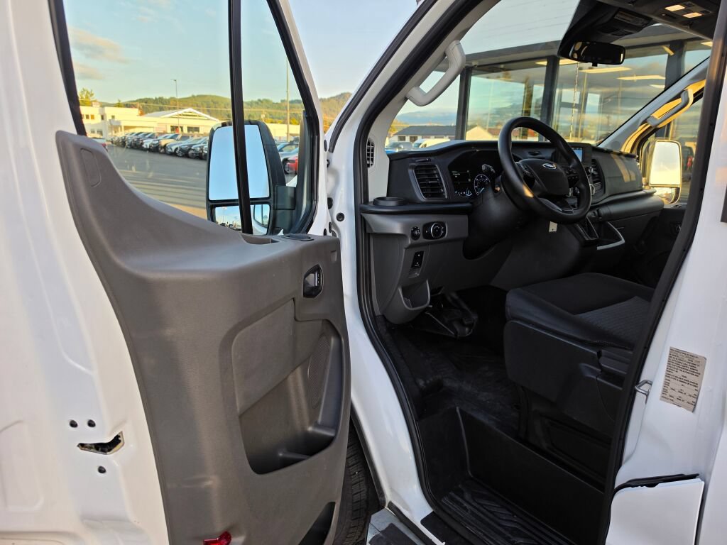 Used 2025 Ford Transit 250 Low Roof w/ Exterior Upgrade Package RWD image 13