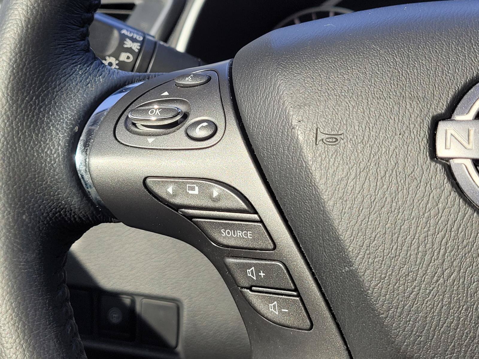 Used 2023 Nissan Murano SV w/ Cargo Package FWD image 9