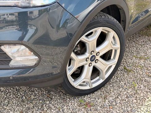 Used 2019 Ford Escape Titanium AWD/4WD image 5
