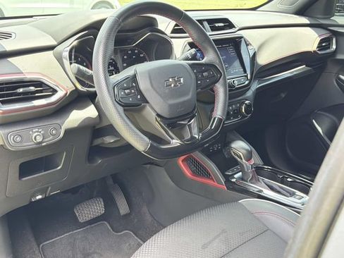 Used 2023 Chevrolet TrailBlazer RS w/ Sun and Liftgate Package FWD image 22