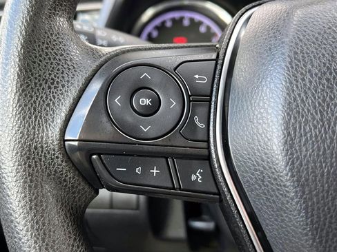 Used 2020 Toyota Camry LE image 24