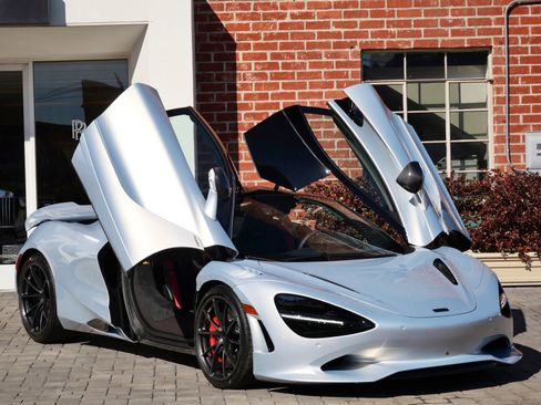 New 2026 McLaren 750S RWD image 16