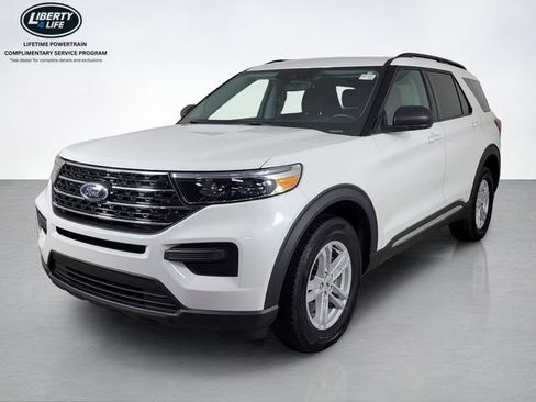Used 2023 Ford Explorer XLT AWD/4WD image 7