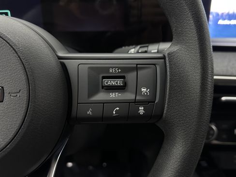 Used 2025 Nissan Kicks SV w/ Charging Package FWD image 21