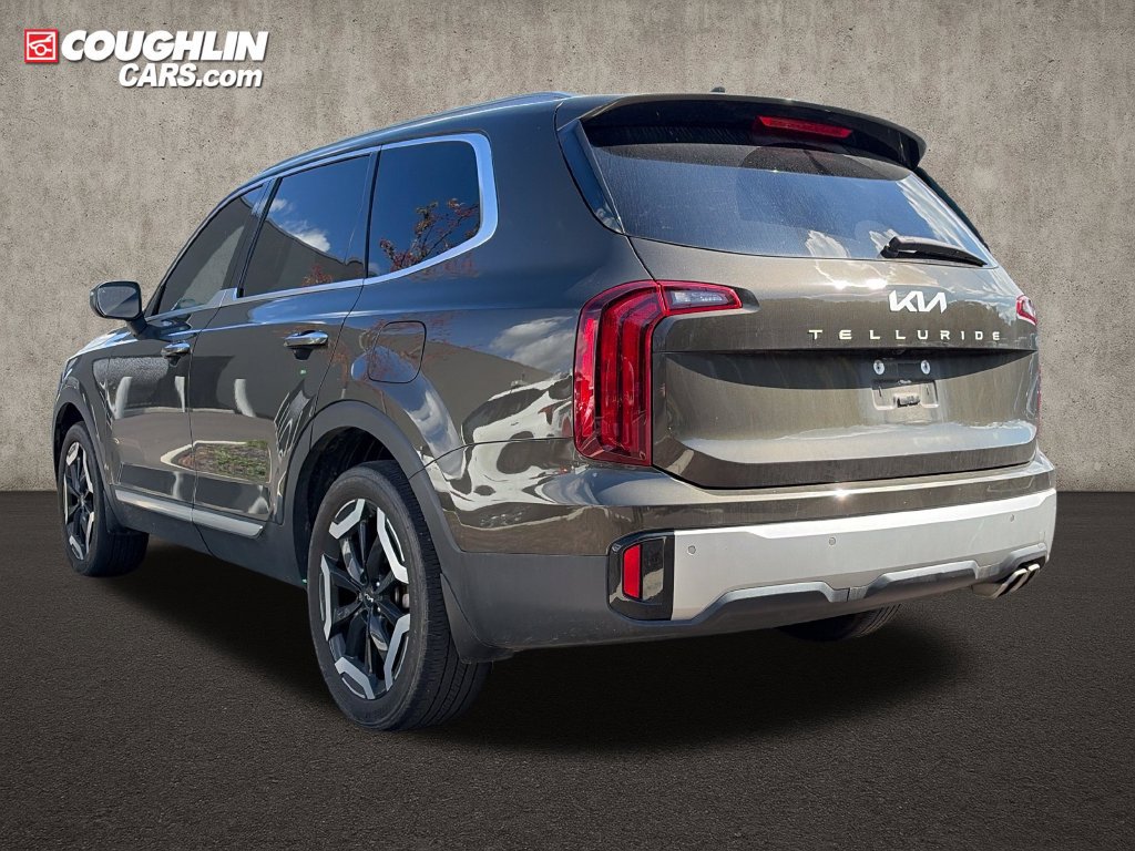Used 2024 Kia Telluride S FWD image 5