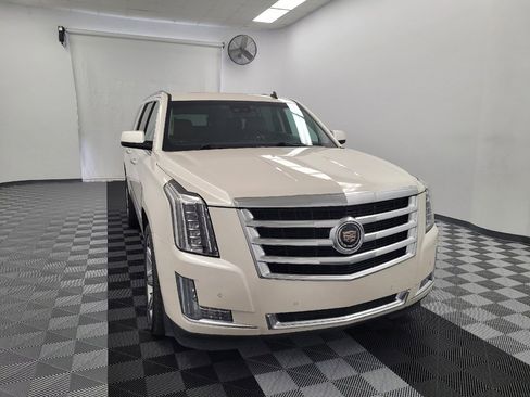 Used 2015 Cadillac Escalade ESV Premium image 14