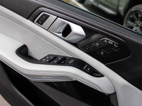 Used 2026 BMW X7 xDrive40i image 12