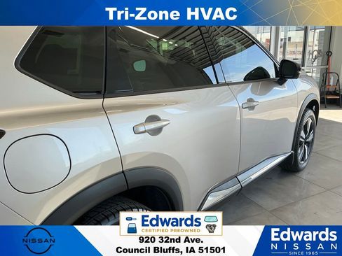 Used 2023 Nissan Rogue Platinum w/ Platinum Premium Package AWD/4WD image 9