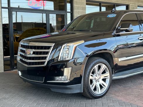 Used 2017 Cadillac Escalade Luxury AWD/4WD image 93