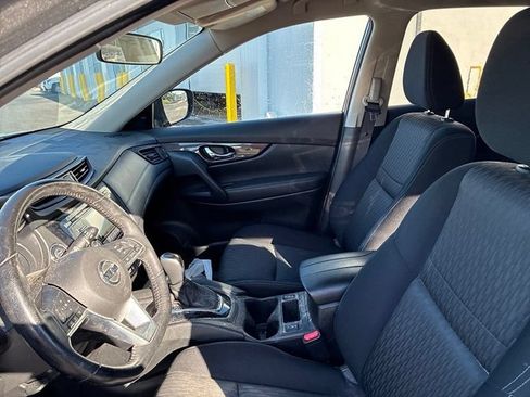 Used 2017 Nissan Rogue SV AWD/4WD image 27